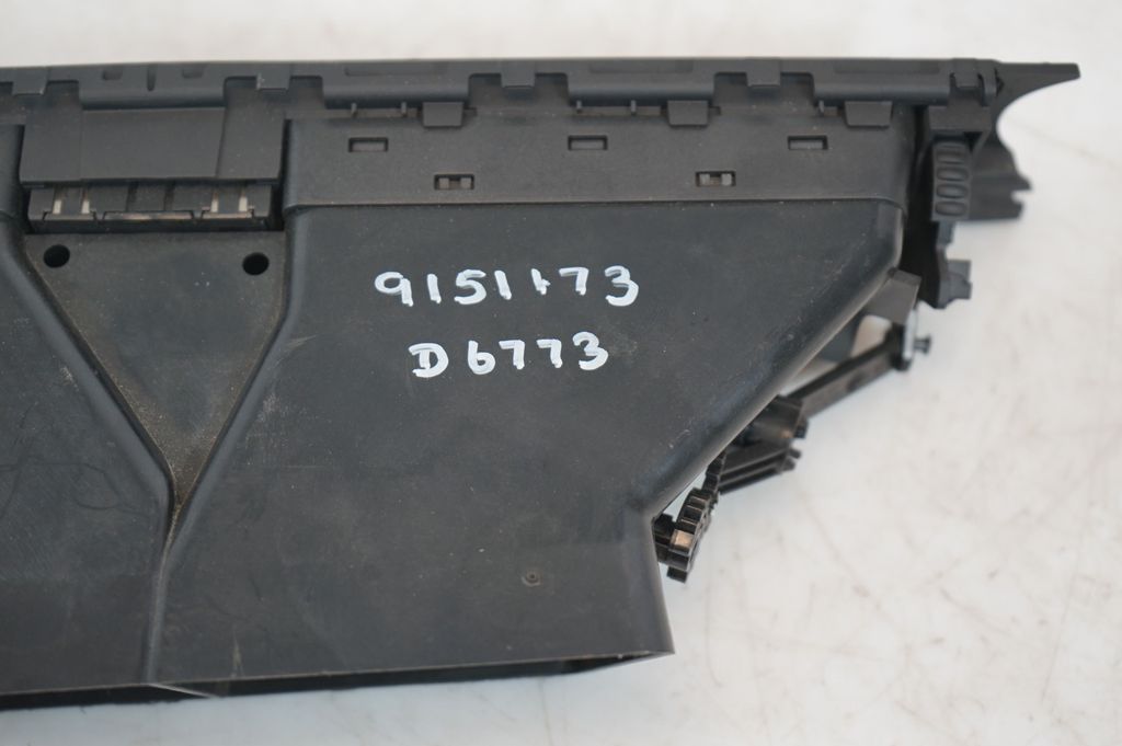 Dash center air vent grill (10)