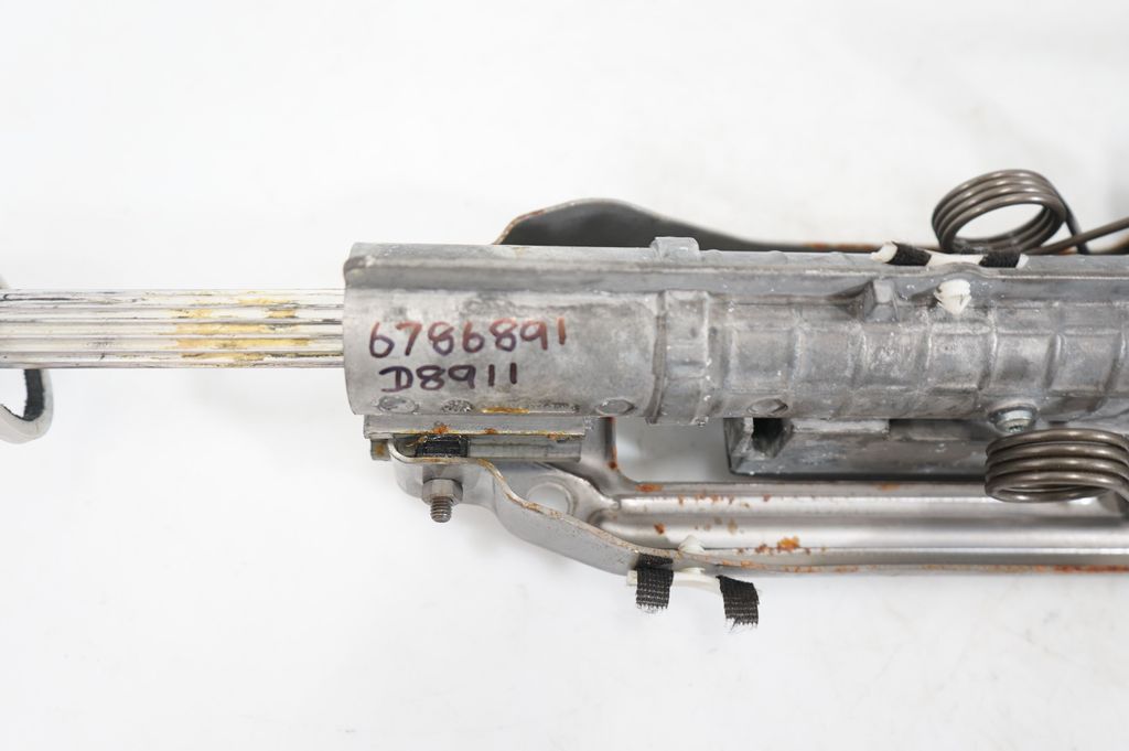 Steering wheel axle (10)