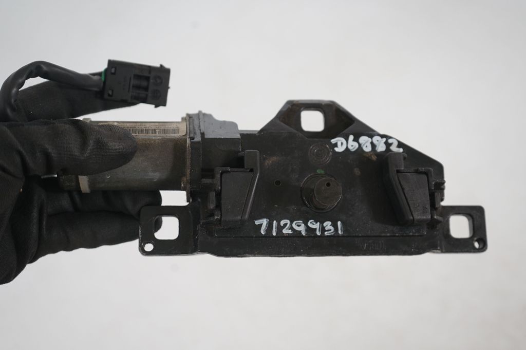 Tailgate/trunk/boot lift motor (7)