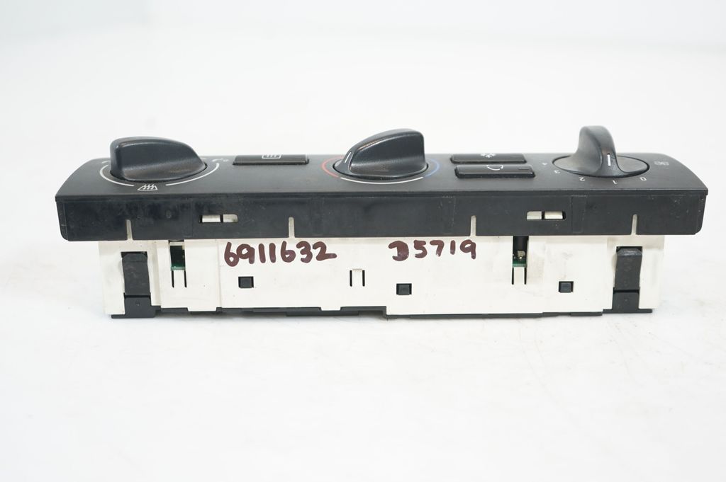 Climate control unit (10)