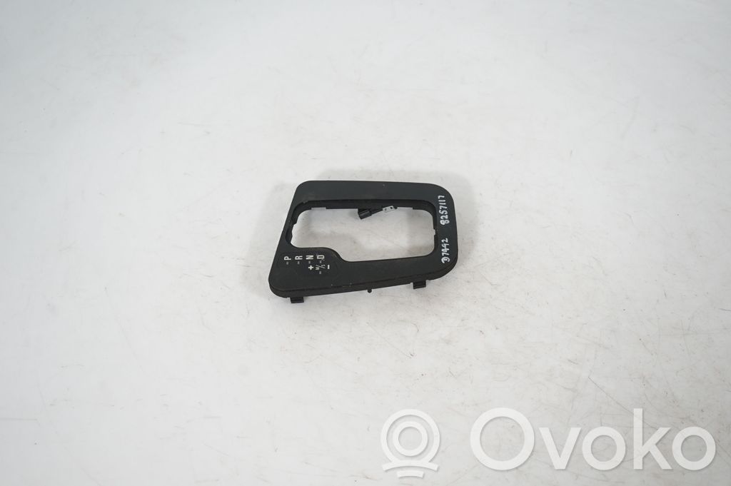 Gear shifter surround trim plastic (4)
