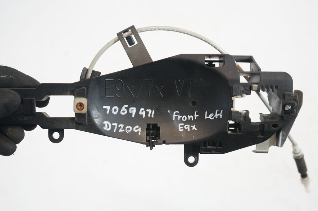 Front door exterior handle/bracket (7)