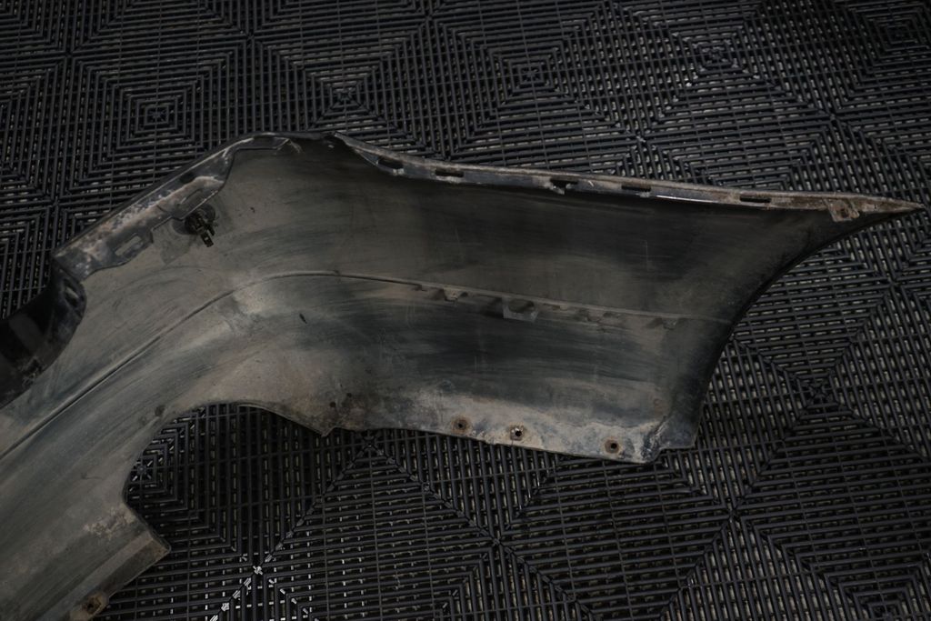 Rear bumper (14)