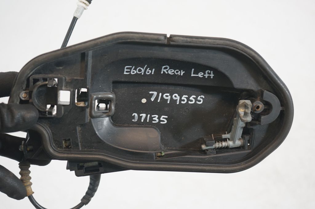 Rear door exterior handle (7)