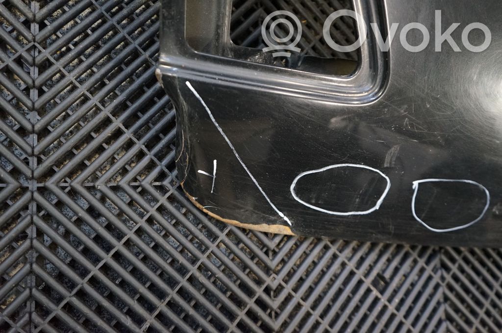 Tailgate/trunk/boot lid (12)