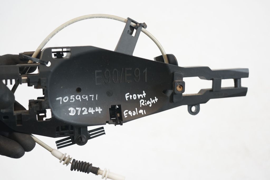 Front door exterior handle/bracket (7)