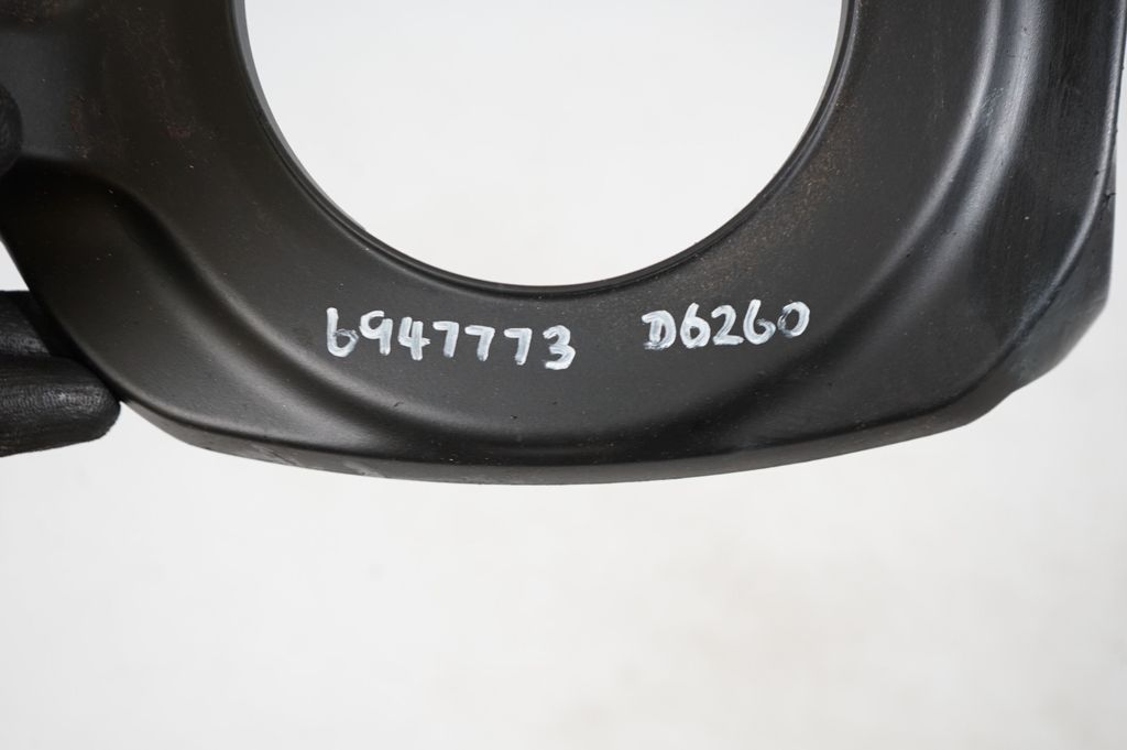 Steering wheel column trim (8)