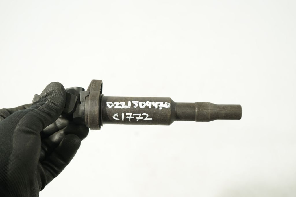 High voltage ignition coil (7)