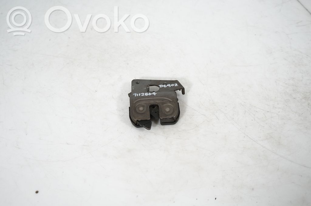 Seat back rest lock catch