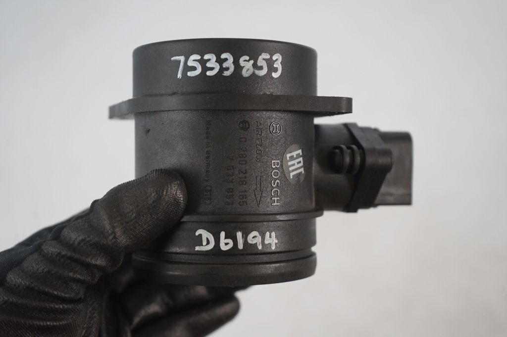 Mass air flow meter (9)