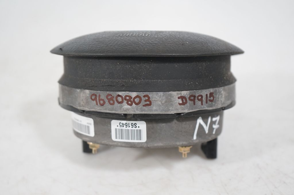 Steering wheel airbag (9)
