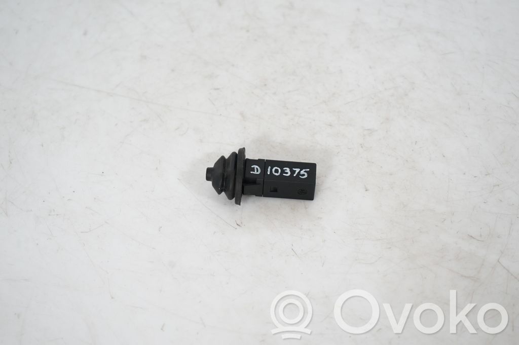 Fuel tank cap lock (5)