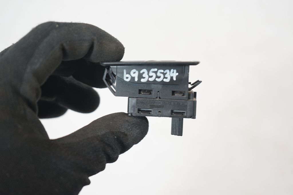 Electric window control switch (8)