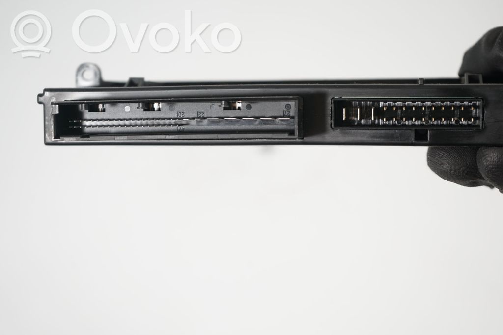 Comfort/convenience module (7)