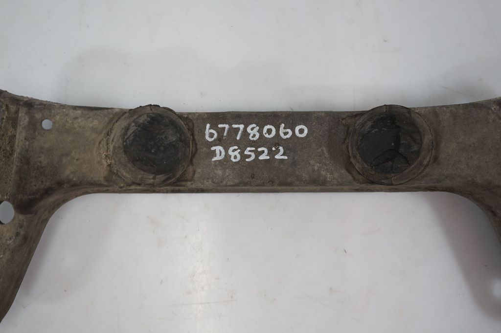Gearbox mounting bracket (7)