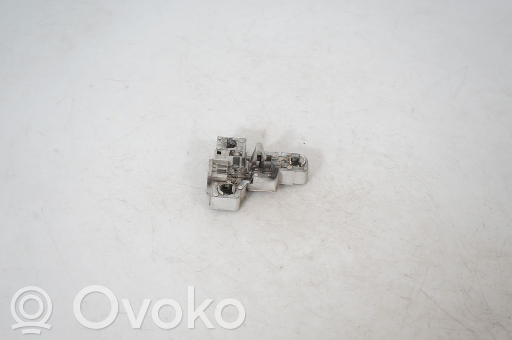 Tail light bulb cover holder (3)