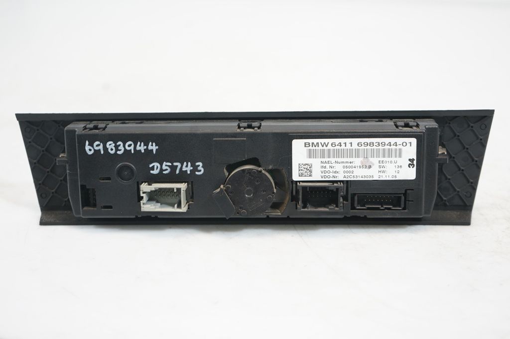 Climate control unit (9)