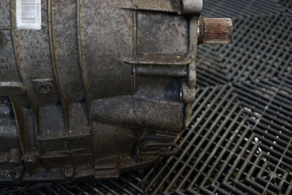 Automatic gearbox (17)