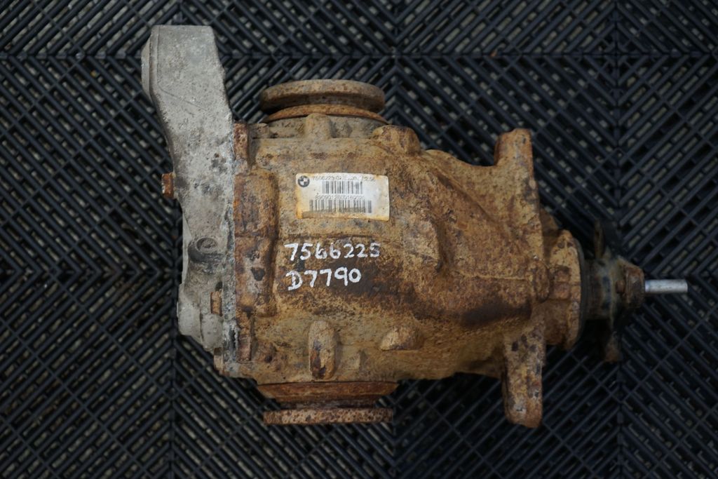 Rear differential (6)