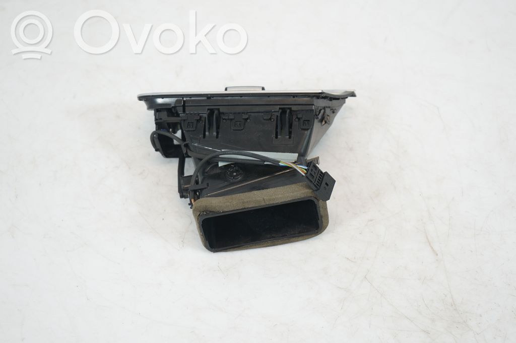 Dash center air vent grill (3)