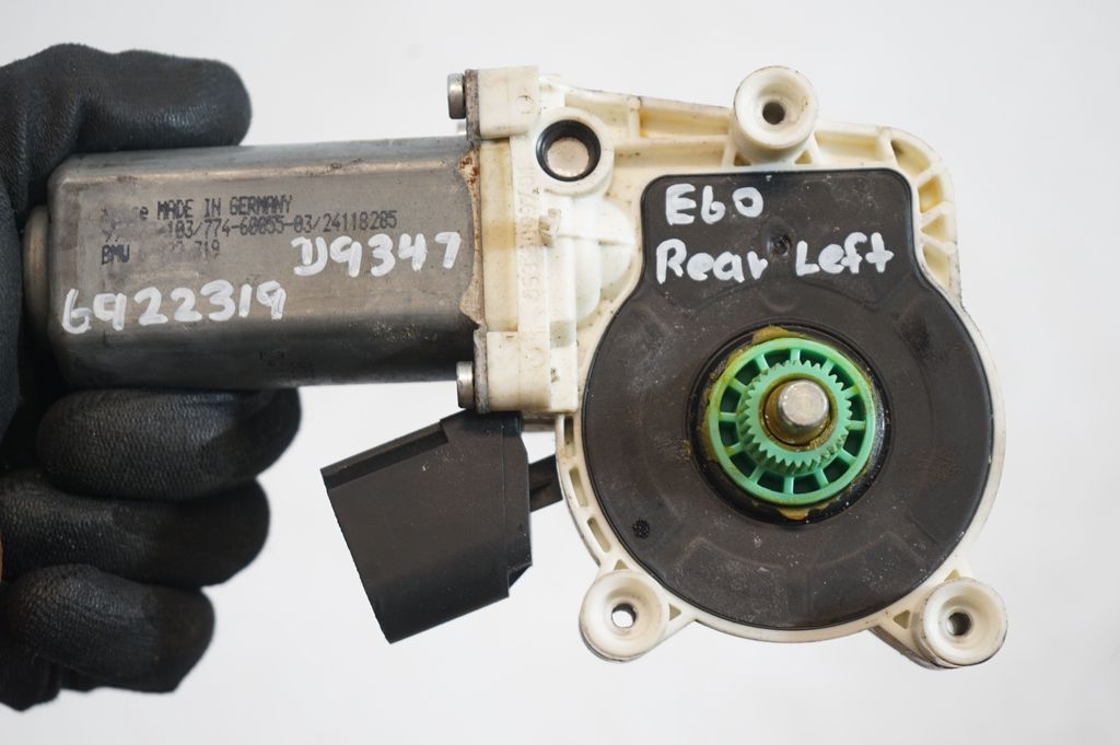 Rear door window regulator motor (8)