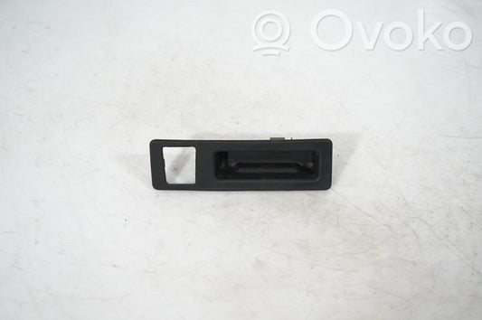 Dashboard lower bottom trim panel