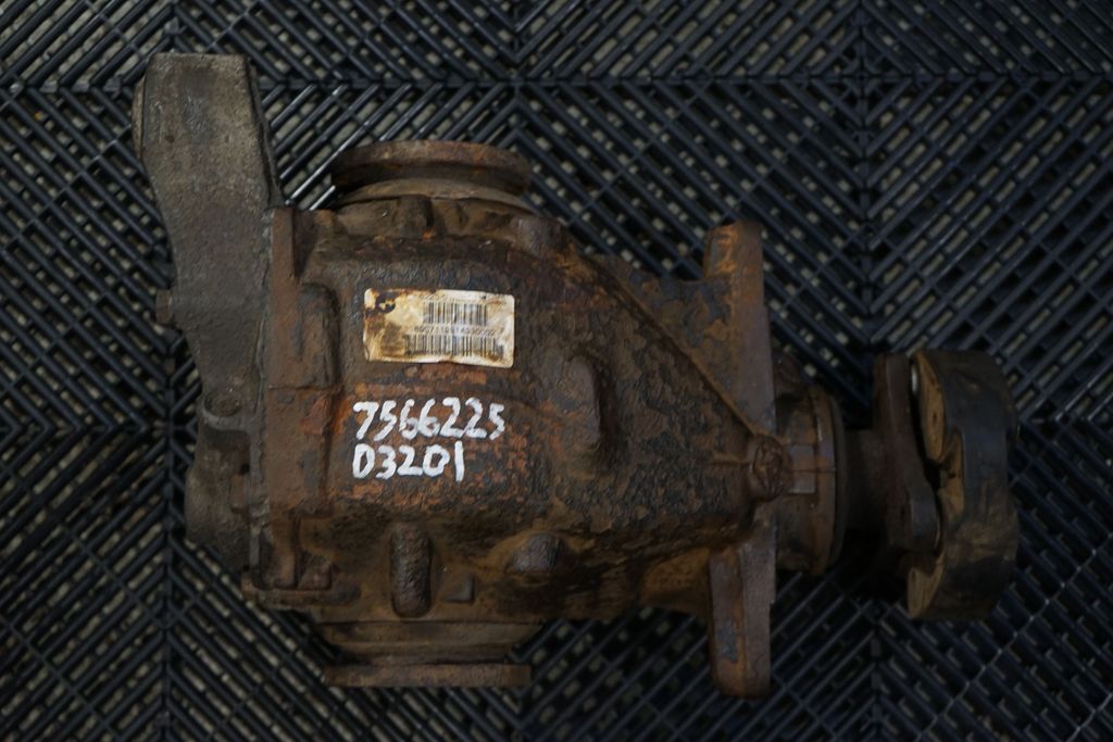 Rear differential (6)