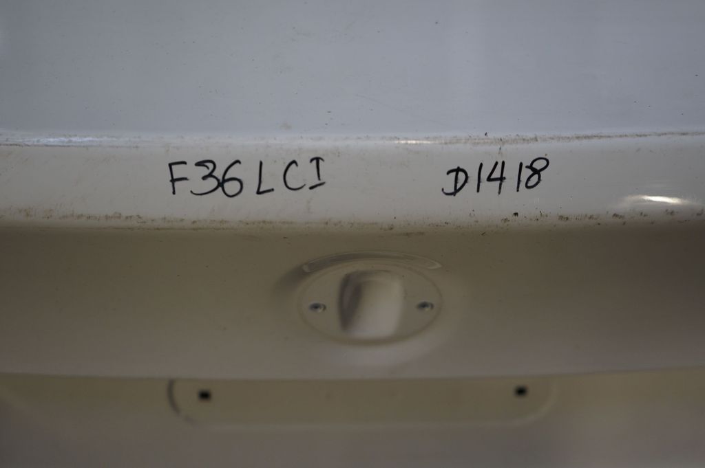 Tailgate/trunk/boot lid (9)