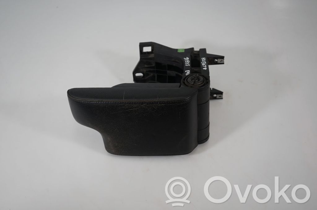 Armrest (2)