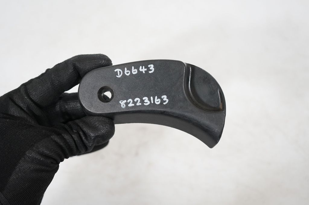 Engine bonnet (hood) release handle (7)