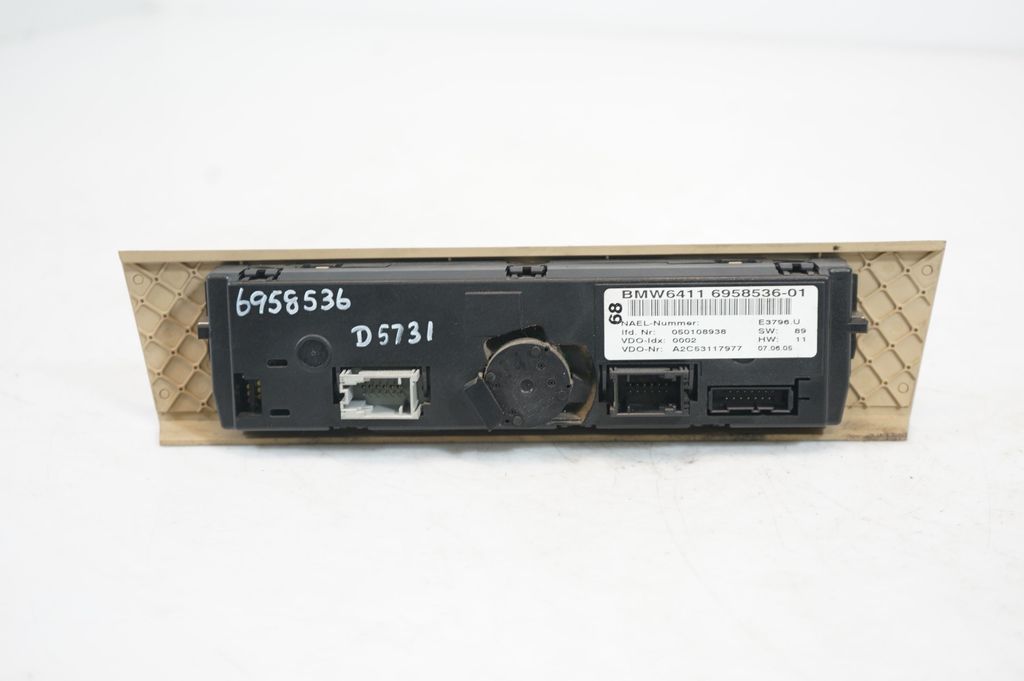 Climate control unit (9)