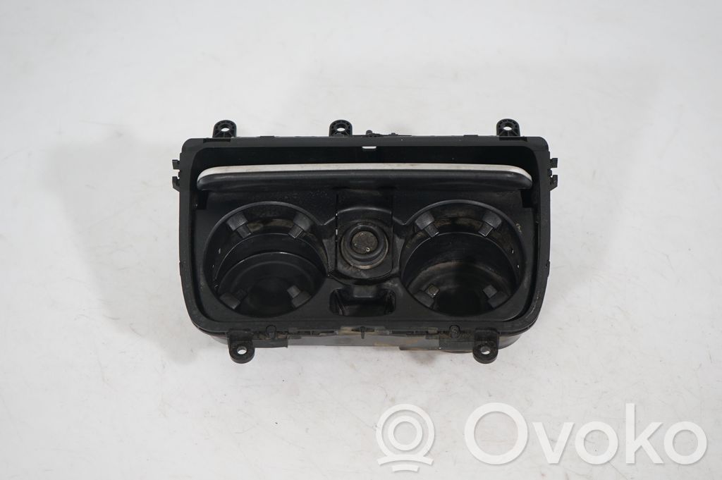 Cup holder front (6)