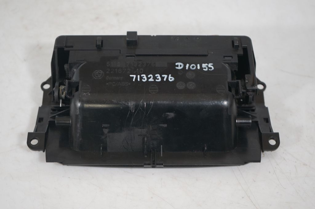 Dashboard glove box trim (8)