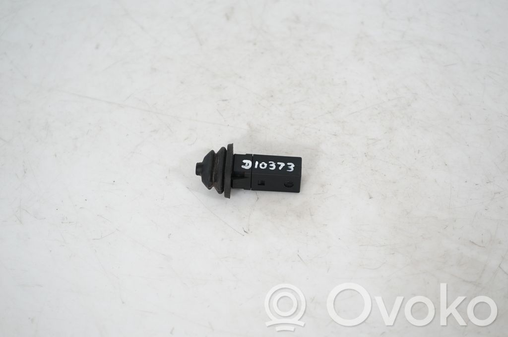 Fuel tank cap lock (5)