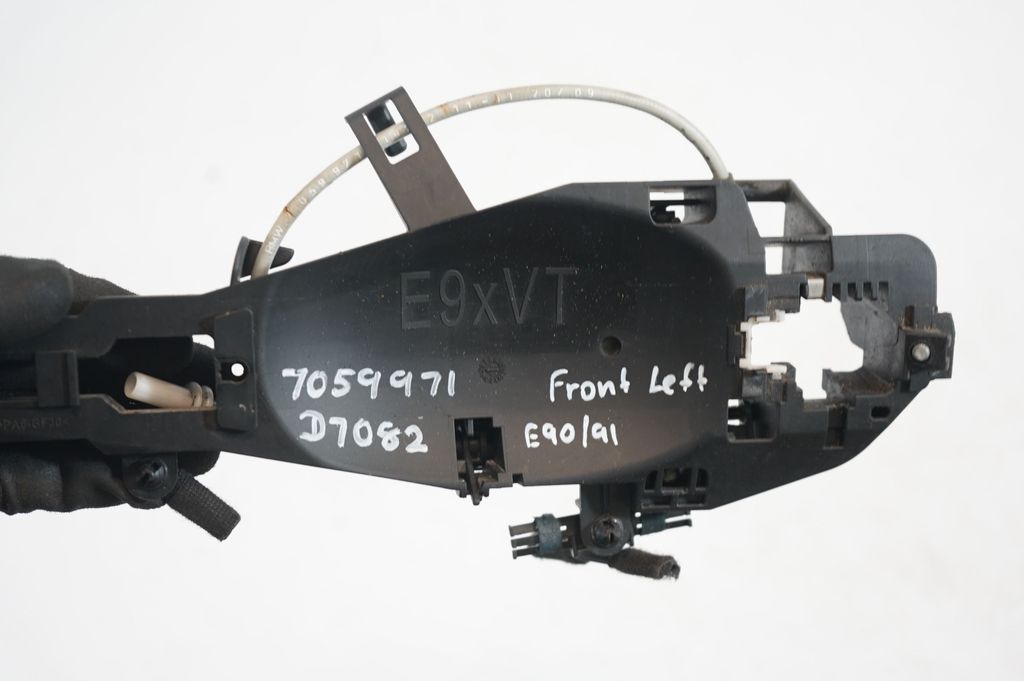 Front door exterior handle/bracket (7)