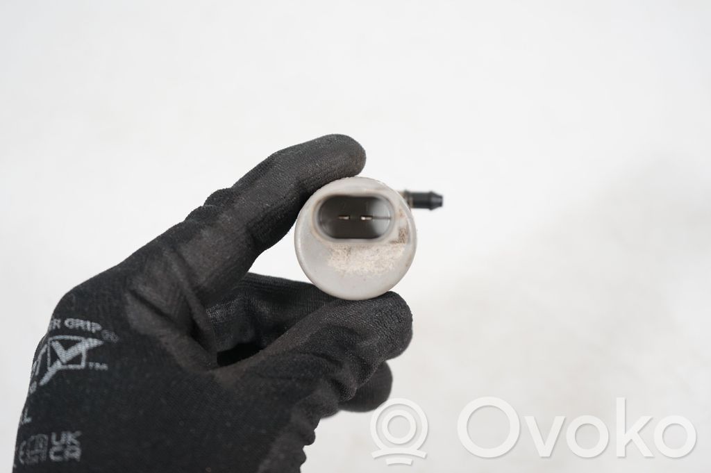 Windscreen/windshield washer pump (5)