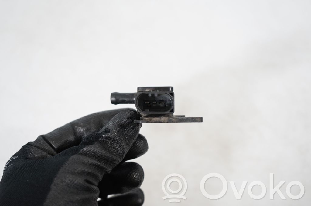 Exhaust gas pressure sensor (5)