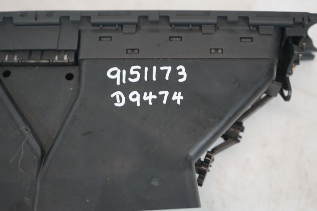 Dash center air vent grill (10)