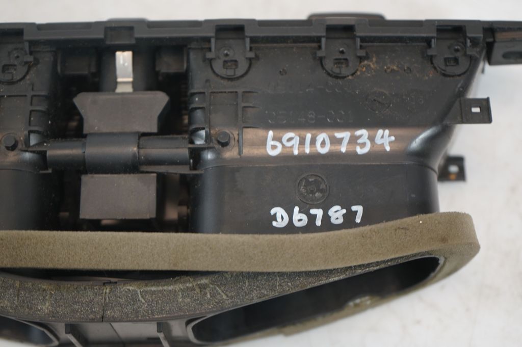 Dash center air vent grill (10)