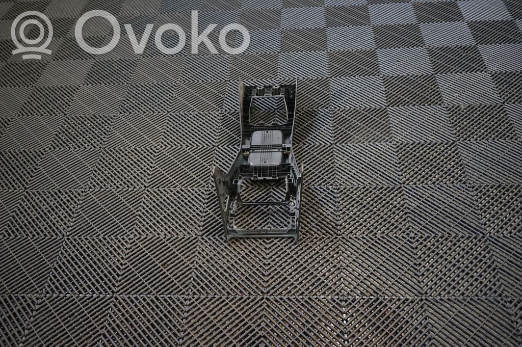 Center console (5)