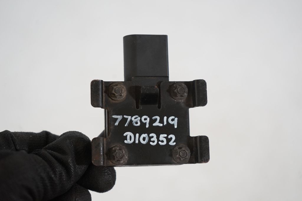 Exhaust gas pressure sensor (8)