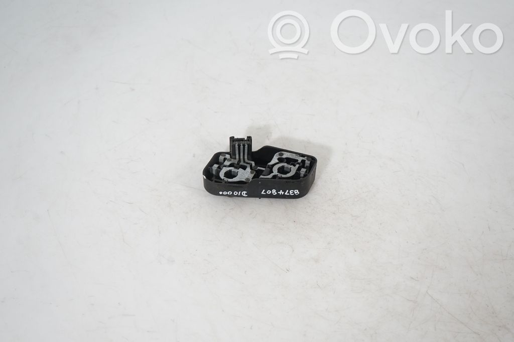 Tail light bulb cover holder (3)