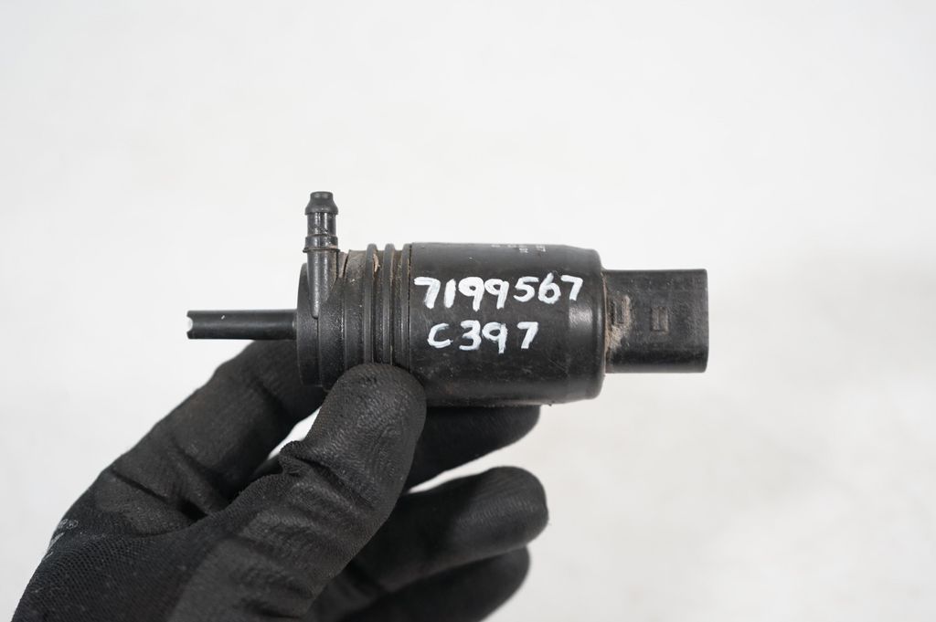 Windscreen/windshield washer pump (7)