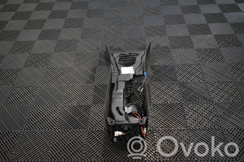 Center console (5)