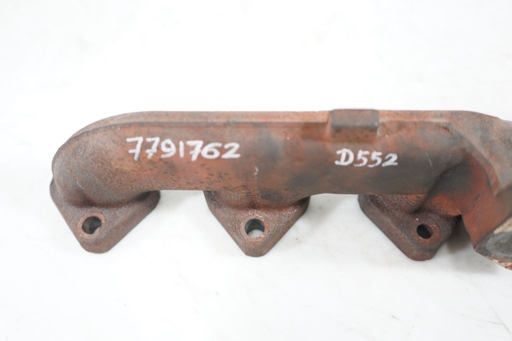 Exhaust manifold (10)