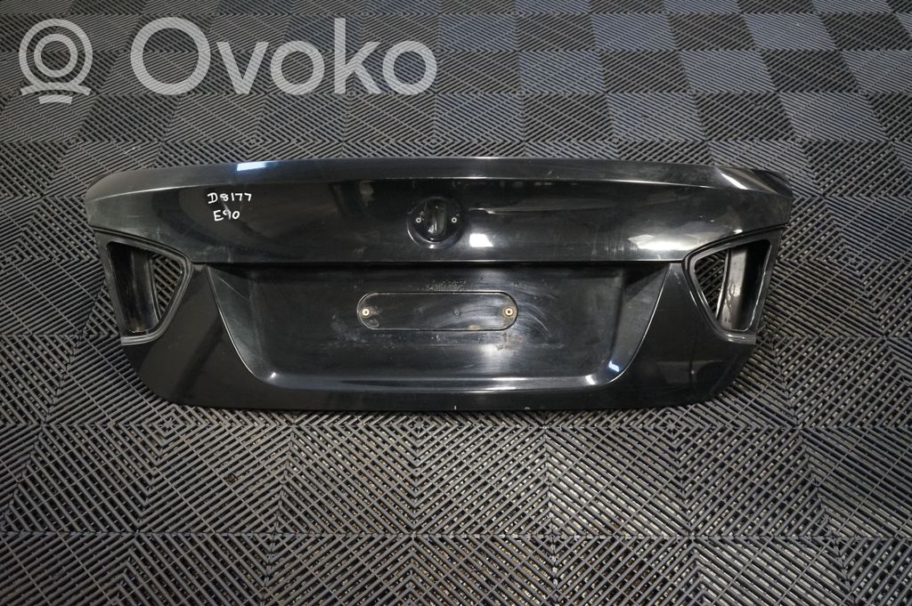 Tailgate/trunk/boot lid (2)