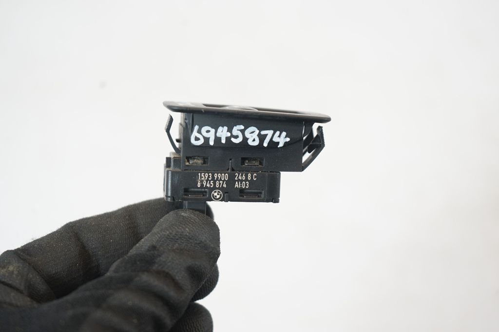 Electric window control switch (7)