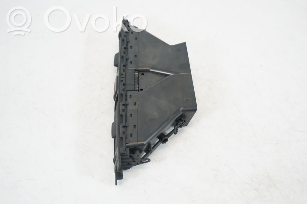 Dash center air vent grill (2)