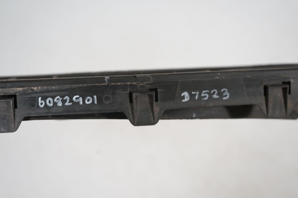 Quarter panel pressure vent (8)