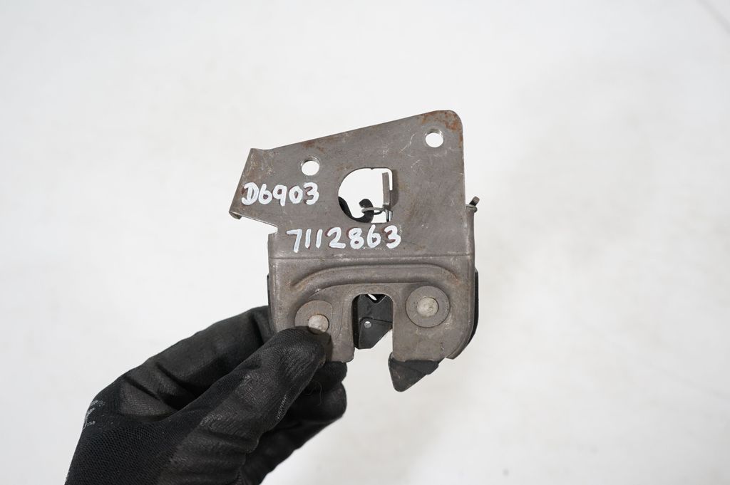 Seat back rest lock catch (7)